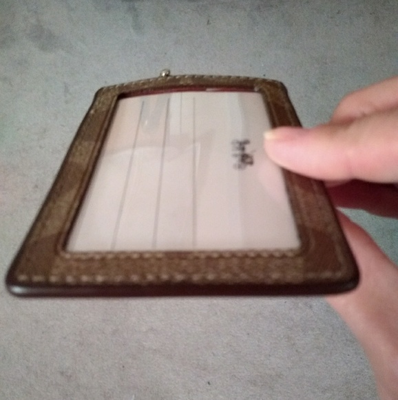 🆕  Coach Signature PVC Lanyard ID - Picture 4 of 4